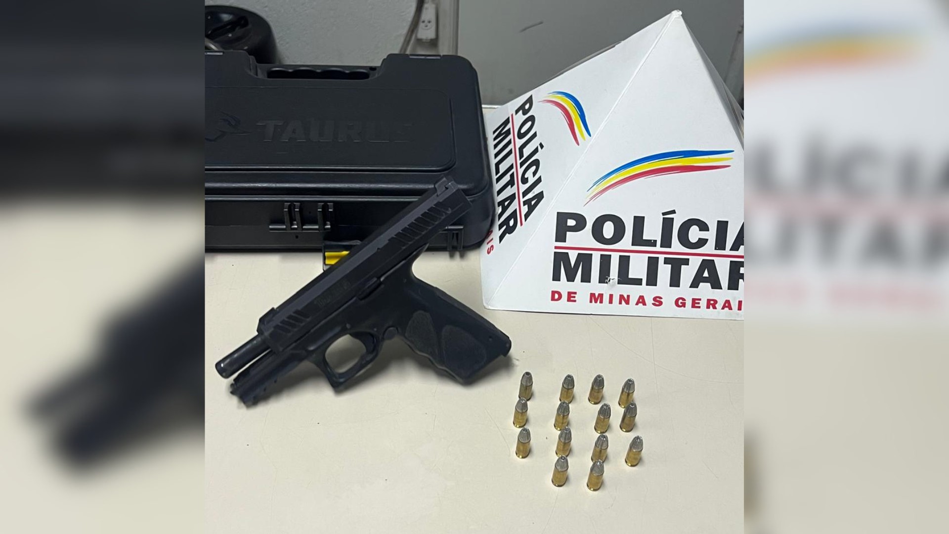 Mecânico reage a assalto atirando em ladrão e acaba preso por irregularidade no registro da arma em Uberaba