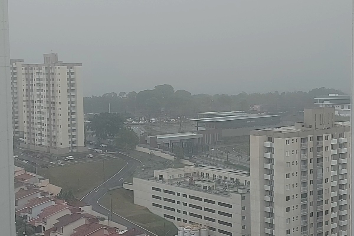 Após 14 dias consecutivos de fumaça, chuva melhora qualidade do ar em Manaus; situação varia no interior do AM