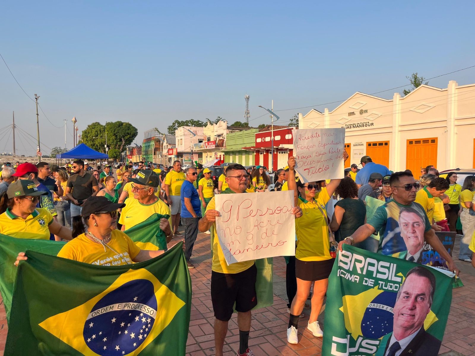 Apoiadores de Jair Bolsonaro fazem ato contra anistia a golpistas e a favor da soberania no AC