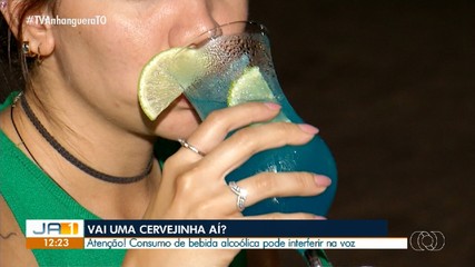 Entenda como o consumo de bebidas alcoólicas pode afetar as cordas vocais