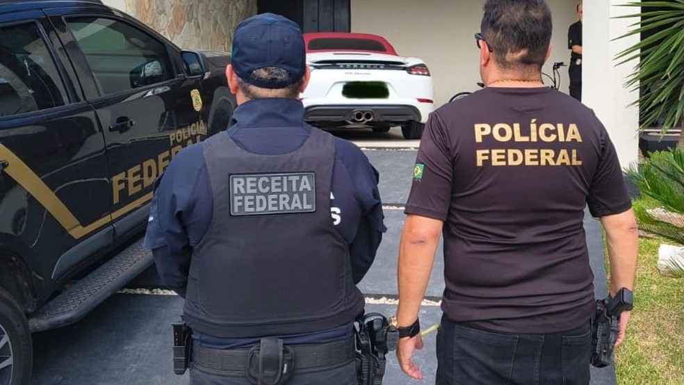 Operação apreende Porsche, outros três veículos e R$ 75 mil em espécie na Grande Fortaleza. — Foto: Polícia Federal/ Divulgação