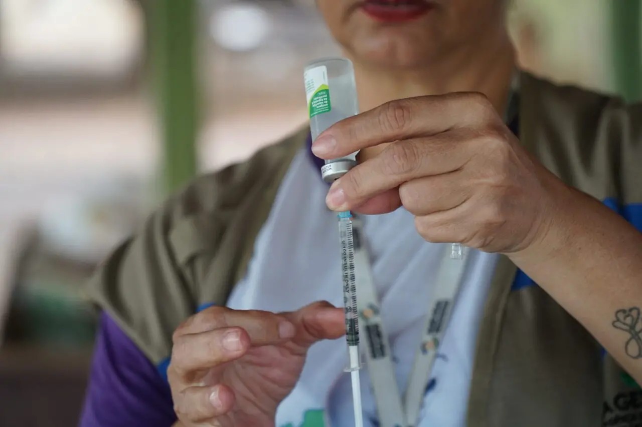 Vacina contra Mpox está disponível no SUS apenas para grupos prioritários; entenda