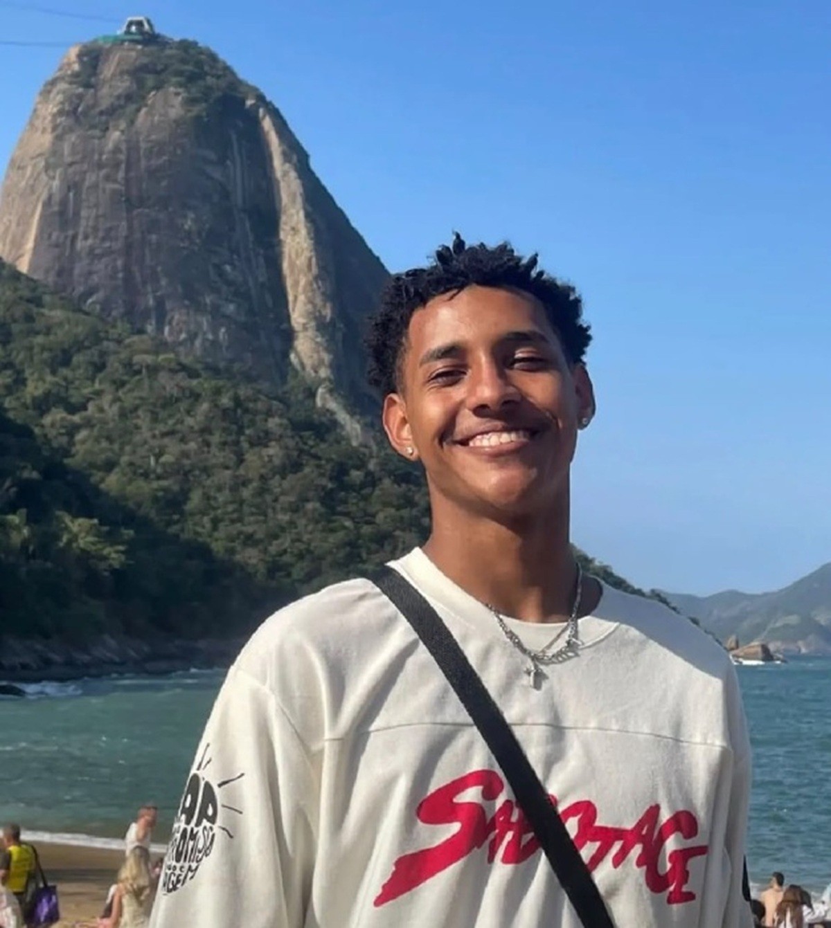 Ciclista de 19 anos morre após ser atropelado por ônibus em Teresópolis