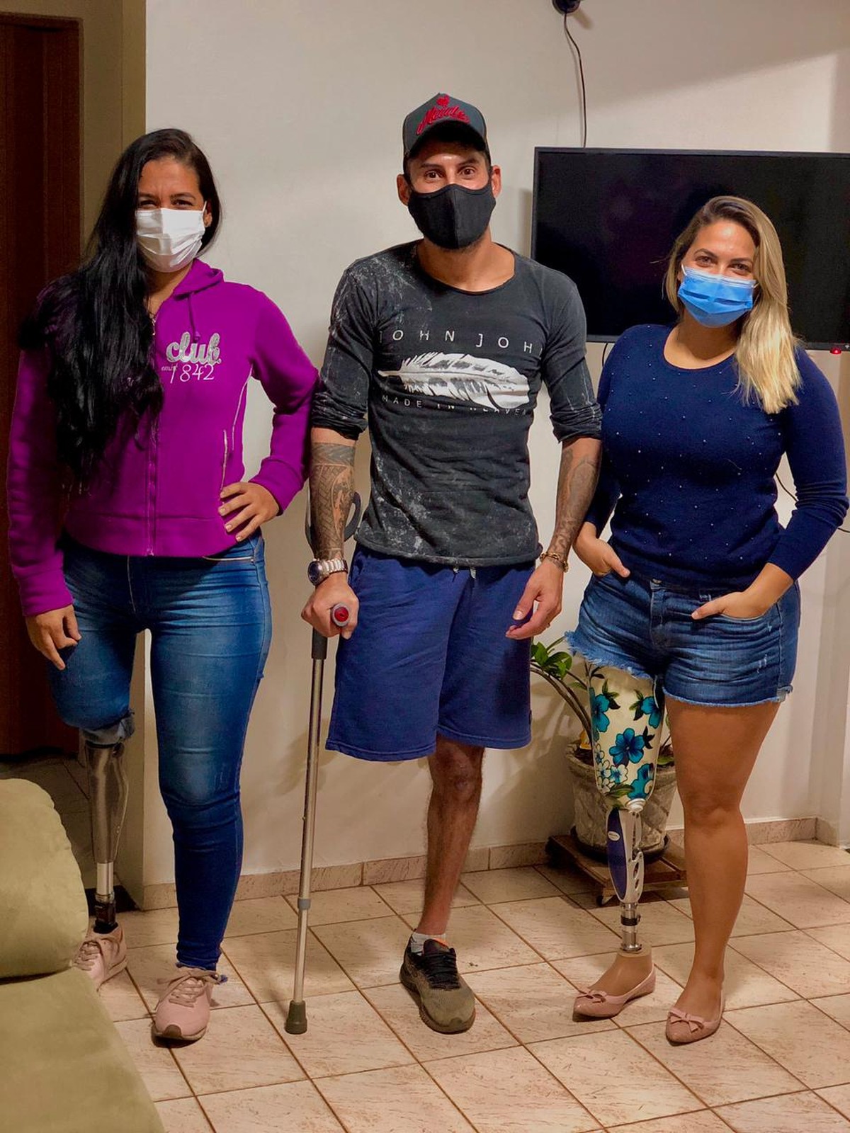 Amigos que perderam pernas em acidentes de moto usam esporte para ...