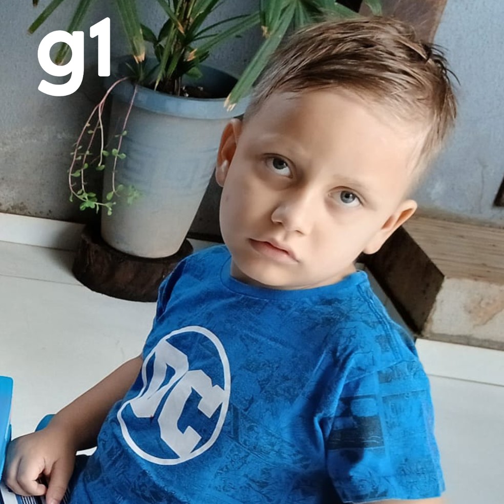 Théo Renan Carvalho Metzdorf, de 5 anos, foi disgnosticado com hipoplasia bilateral do nervo óptico (HNO) — Foto: Arquivo pessoal