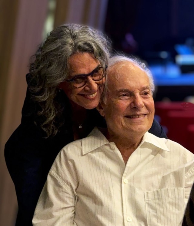 Simone e Francis Hime preparam show conjunto com estreia prevista para maio