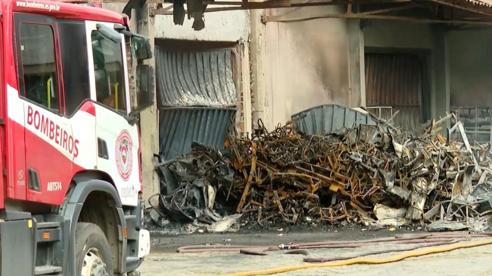 Incêndio em galpão do Tribunal de Justiça do ES destruiu mais de 1 milhão de processos e bens avaliados em R$ 1 milhão