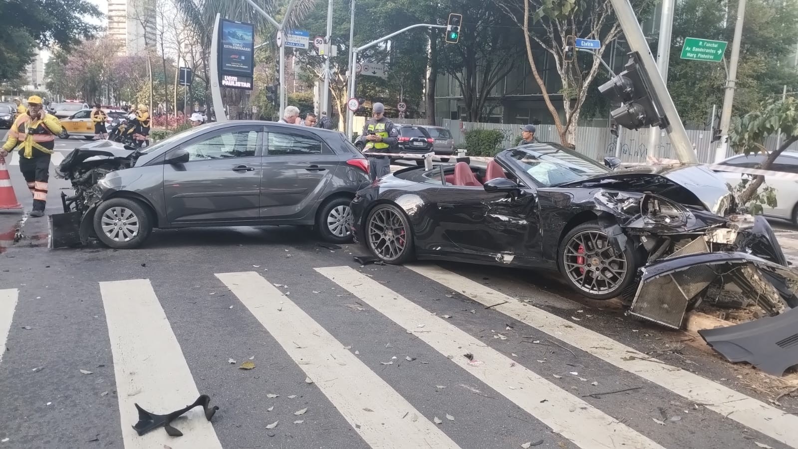 Vídeo mostra momento após acidente com Porsche envolvendo Bia Miranda e Gato Preto em SP