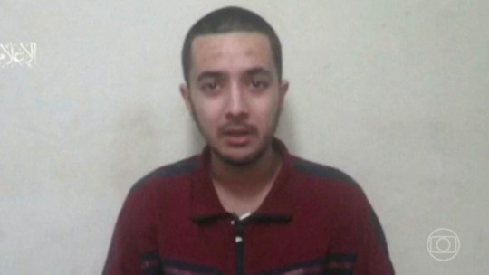 Hamas divulga imagens de um dos cerca de 130 reféns sequestrados ainda em seu poder - Programa: Jornal Nacional 