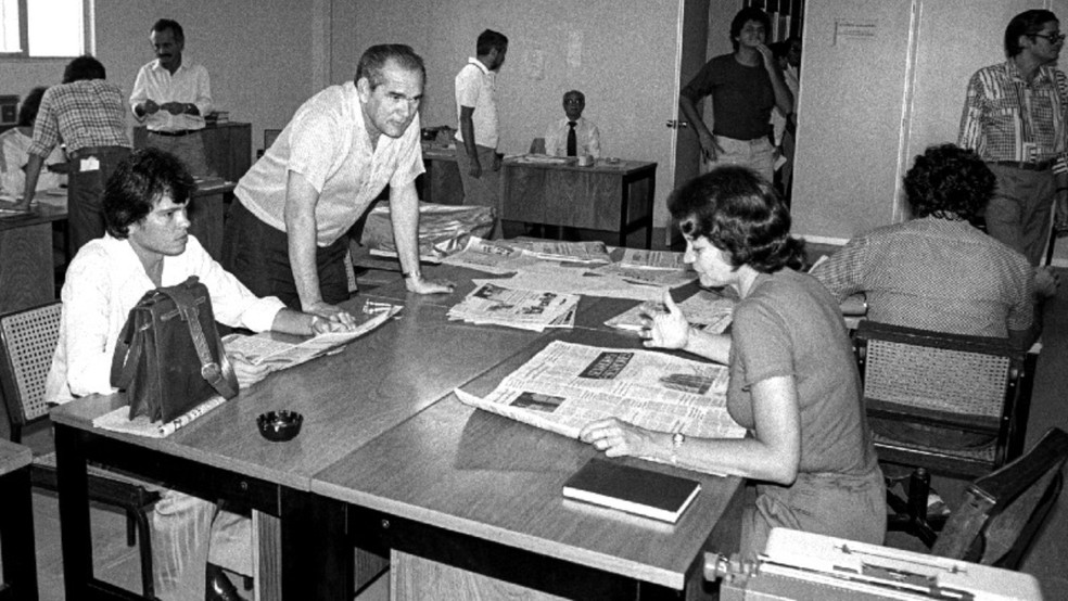 Edson Queiroz na redação do jornal Diário do Nordeste, na década de 1980. — Foto: Fundação Edson Queiroz