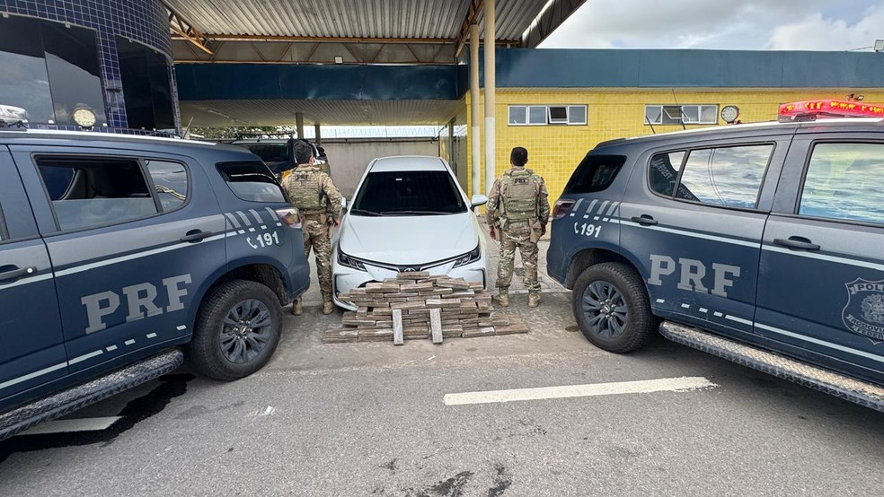 Droga estava armazenada em caixas de papelão — Foto: PRF-RN/Divulgação