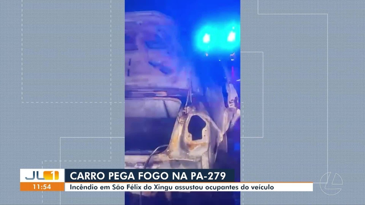 Carro pega fogo e fica destruído na PA-279, em São Félix do 