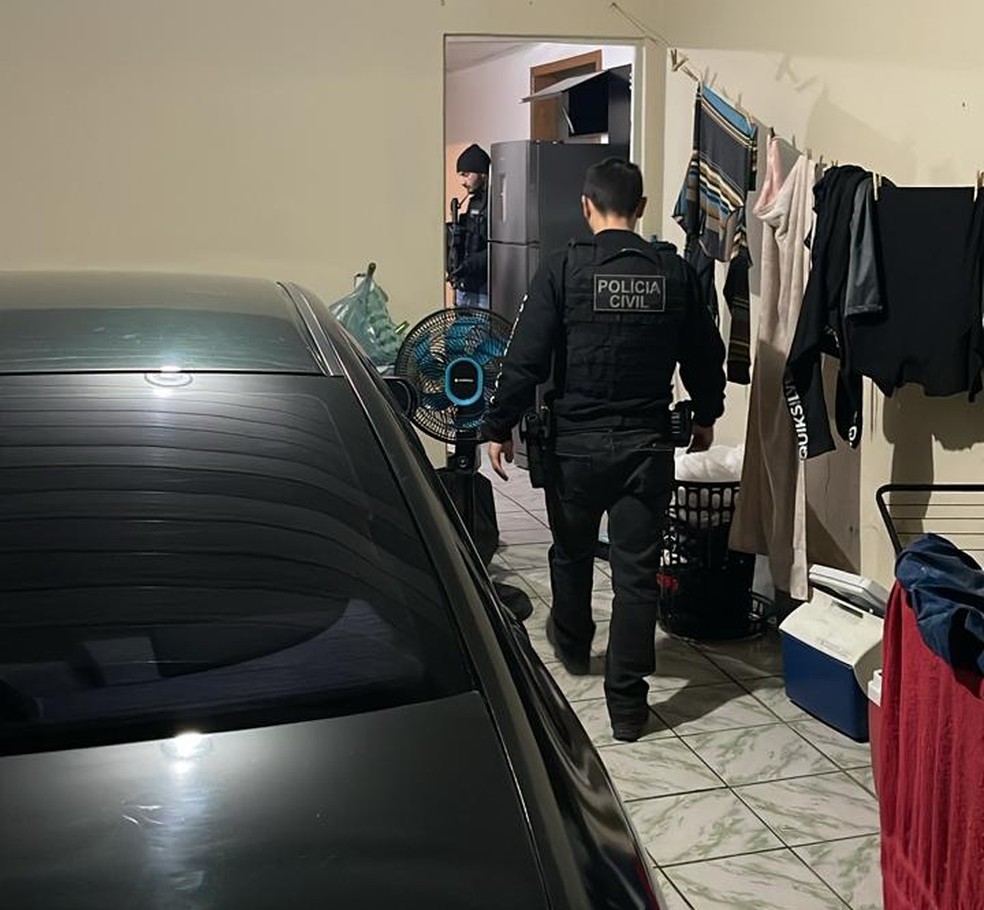 Grupo ganhava confiança das vítimas e depois ameaçavam divulgar fotos íntimas — Foto: Reprodução