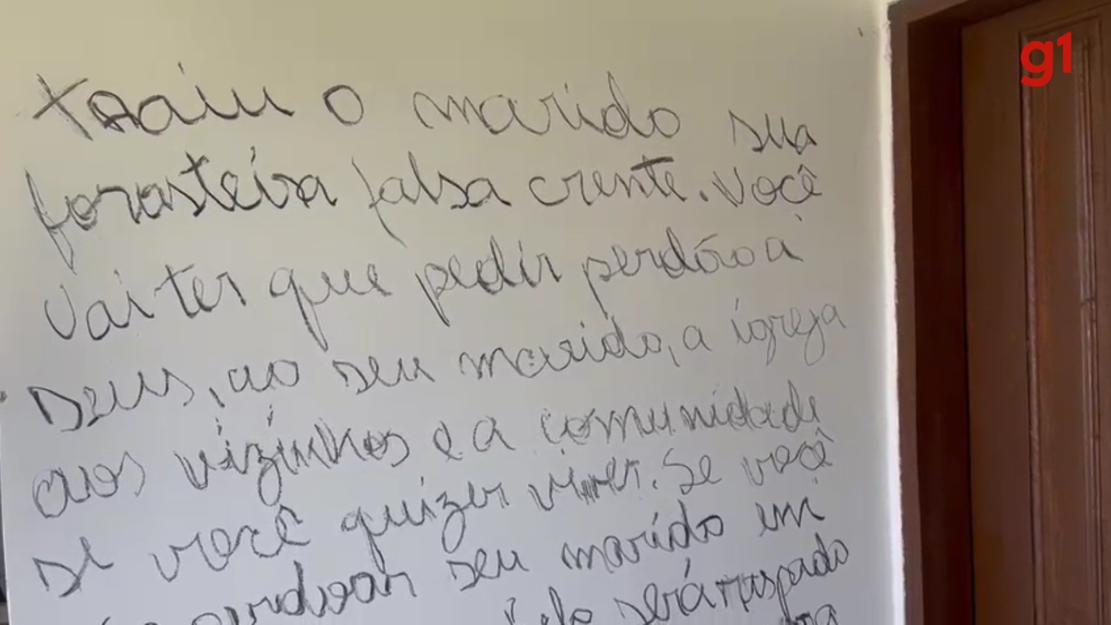 Suspeito de matar ex-companheira e escrever mensagem de ódio na casa da vítima é preso na Bahia