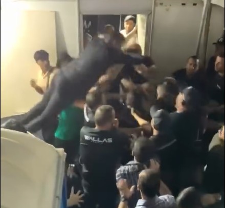 Wallas Arrais agride organizador de festa de São João em Águas Belas; VÍDEO