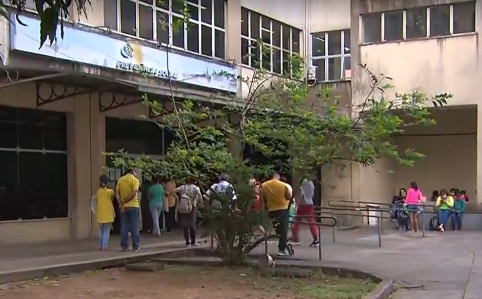 Posto do INSS no bairro de Brotas, em Salvador — Foto: Reprodução/TV Bahia
