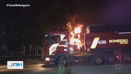 Fogo atinge fábrica de solventes em Goianira