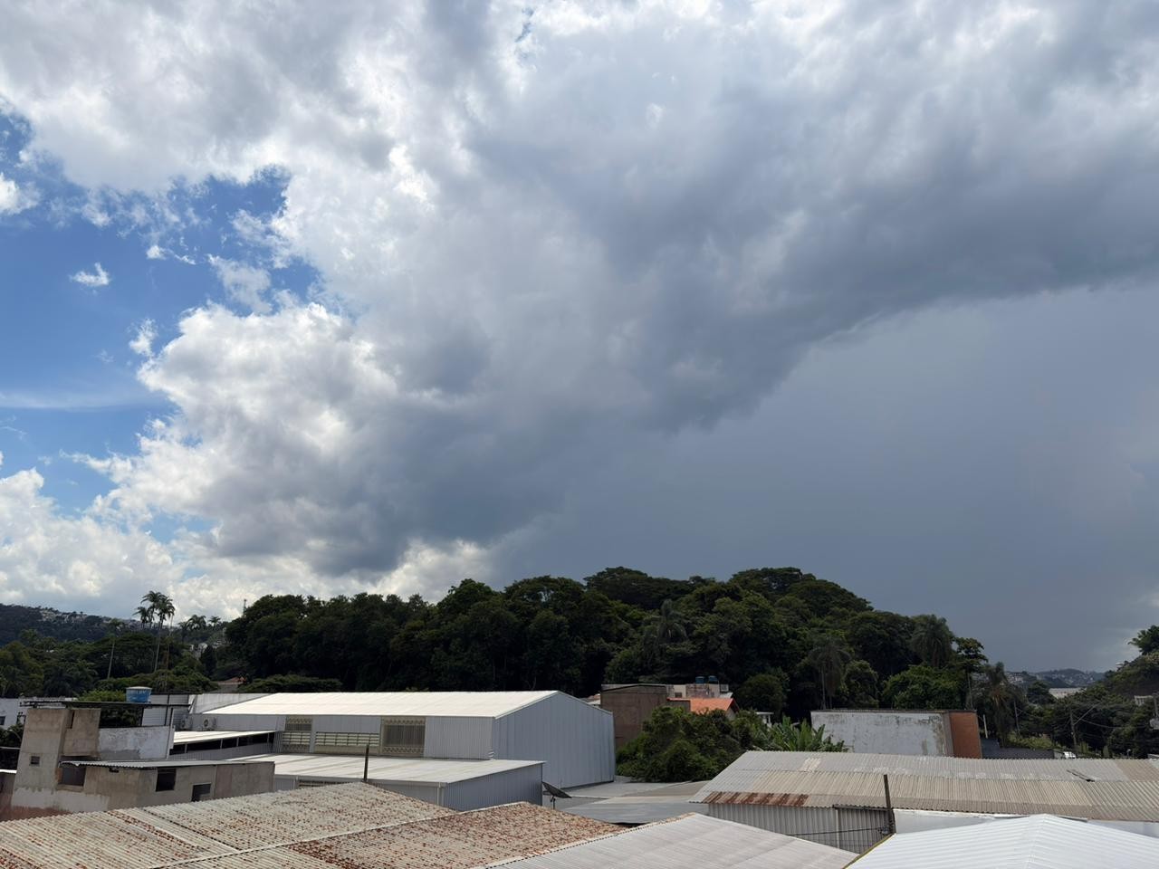 Alerta de temporais segue na última semana de fevereiro em Juiz de Fora e região