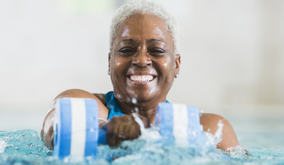 Envelhecer com saúde: movimentar o corpo é fundamental — Foto: GettyImages