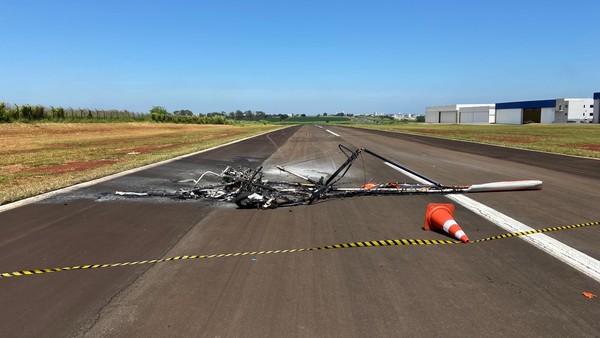 Momento do acidente aéreo hoje em Americana (SP) foi captado por câmera;  veja como foi