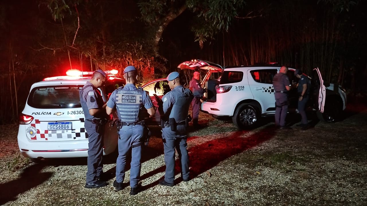 Dupla assalta pesqueiro, faz homem refém e acaba presa em Itapira