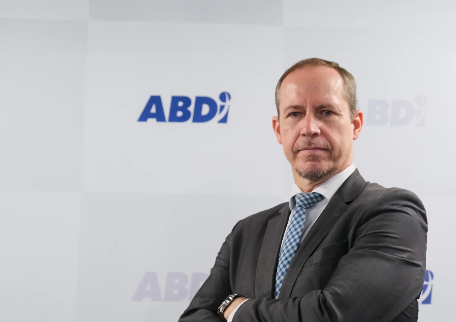 Ricardo Cappelli deixa presidência da ABDI para concorrer ao governo do DF pelo PSB