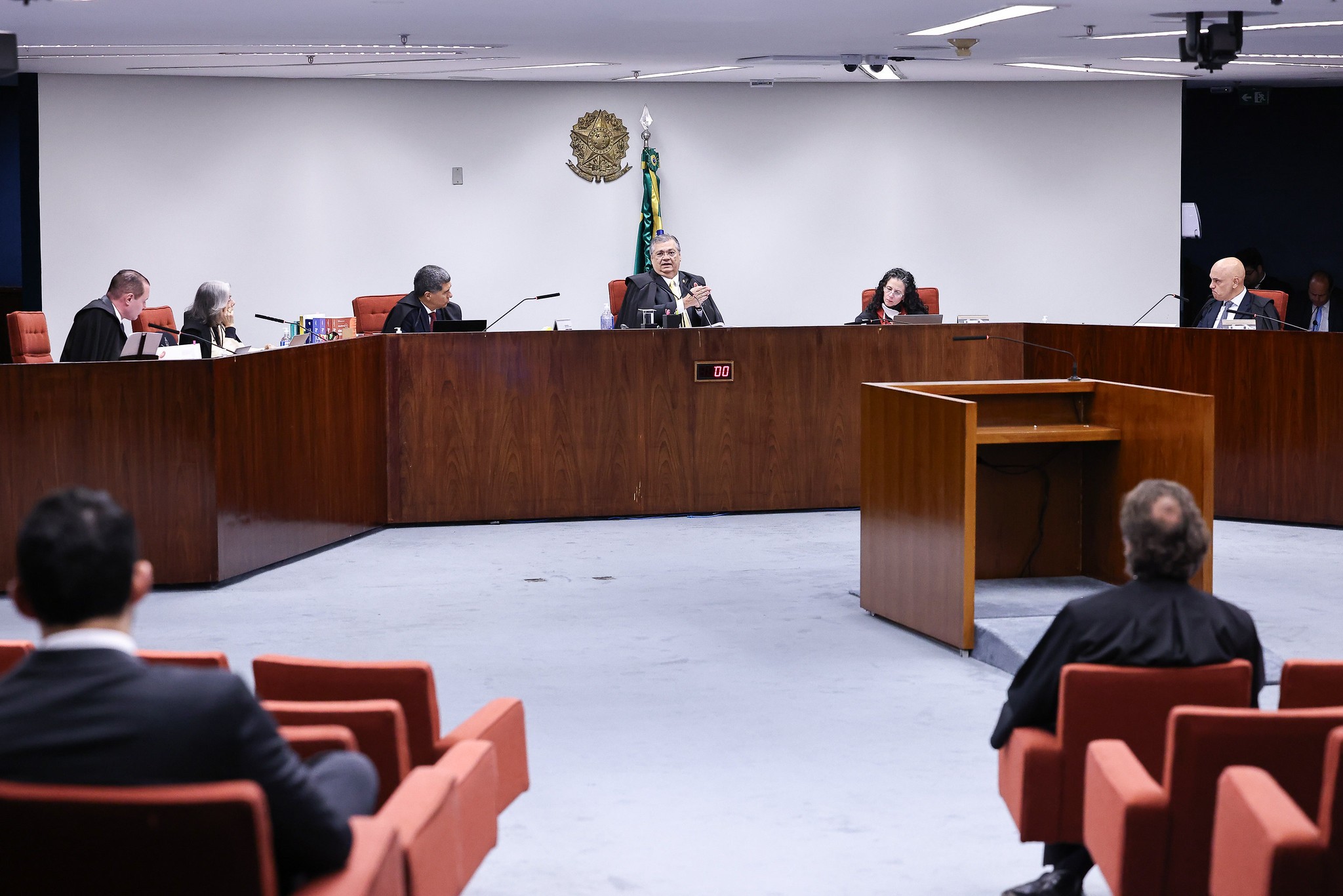 Primeira Turma do STF decide acabar com aposentadoria compulsória remunerada como maior punição a magistrados