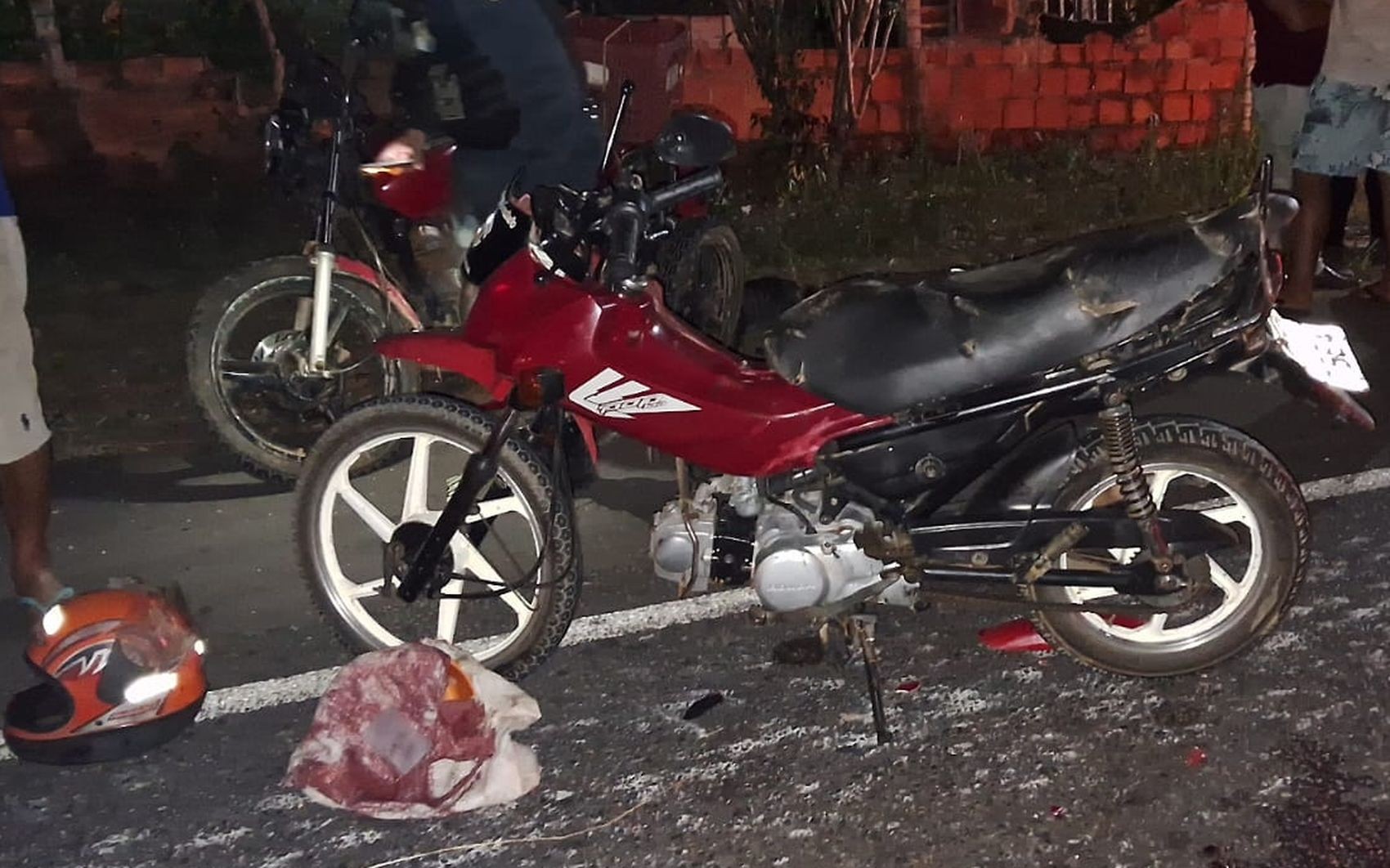 Acidente envolvendo duas motocicletas e um carro deixa dois mortos na SE-230 em Siriri