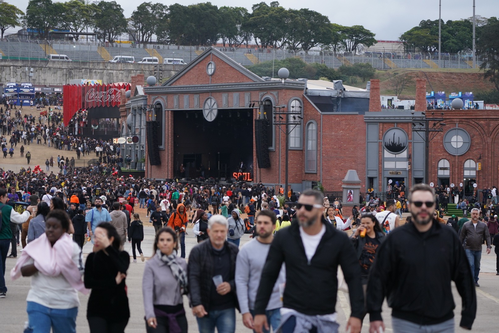 Banheiros, descanso, Beyoncé no line-up… organização do The Town responde demandas do público