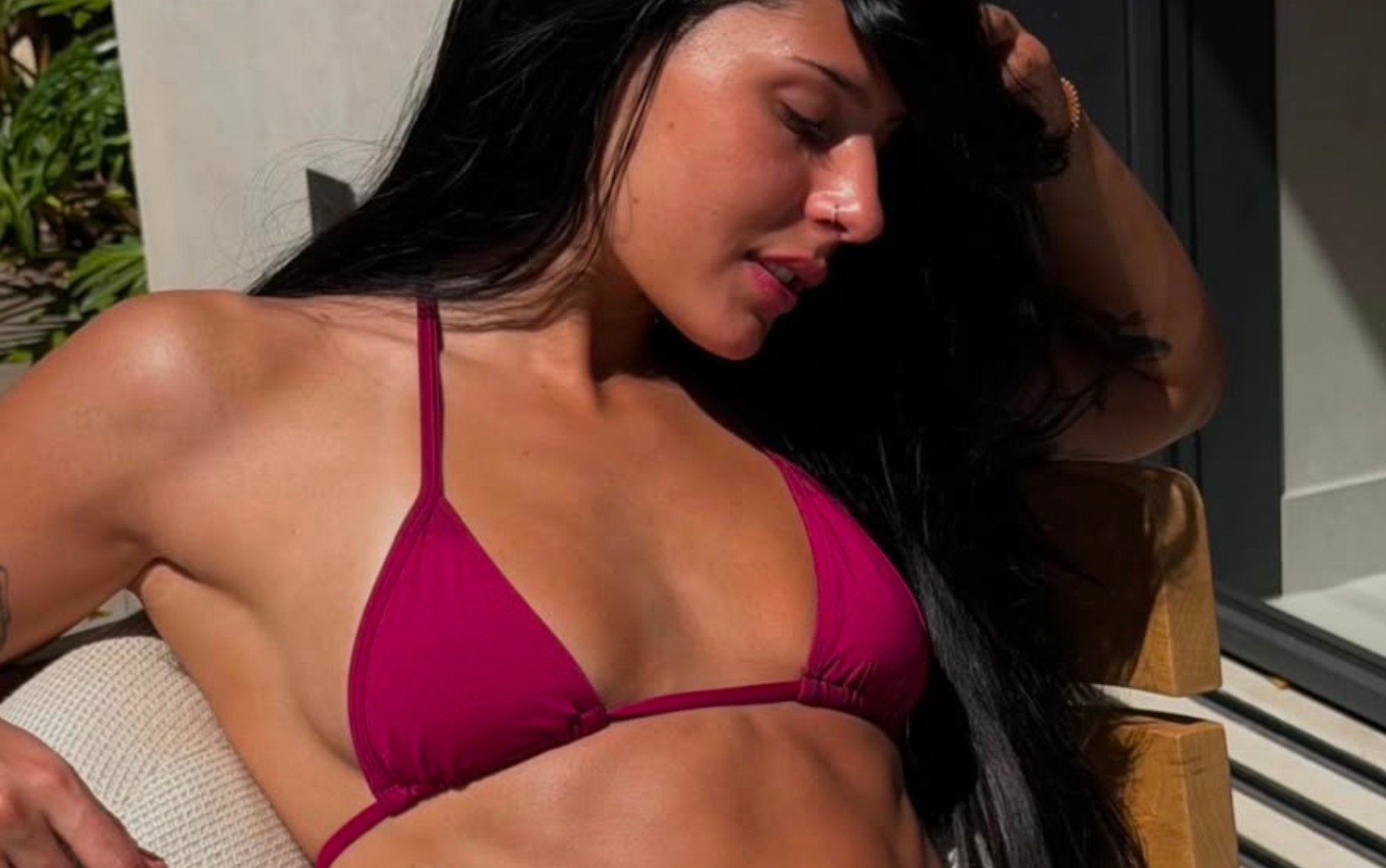 Ana Castela põe bronzeado em dia antes de pegar estrada para a Festa do Peão de Barretos