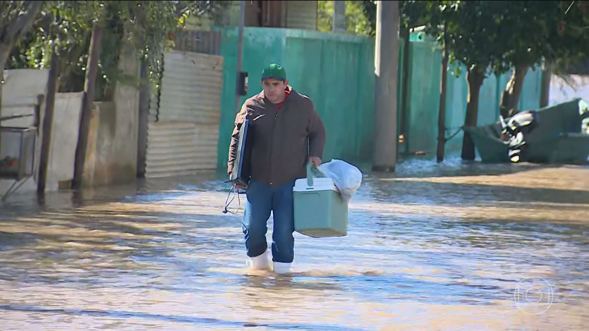 Frio agrava ainda mais a situação dos gaúchos atingidos pelas cheias