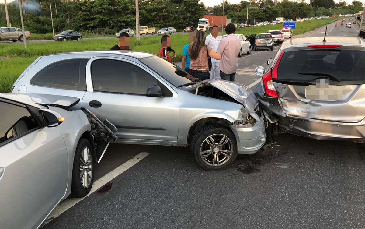 MaisPB • Colisão entre três carros deixa trânsito parado na BR-230, na  Grande João Pessoa