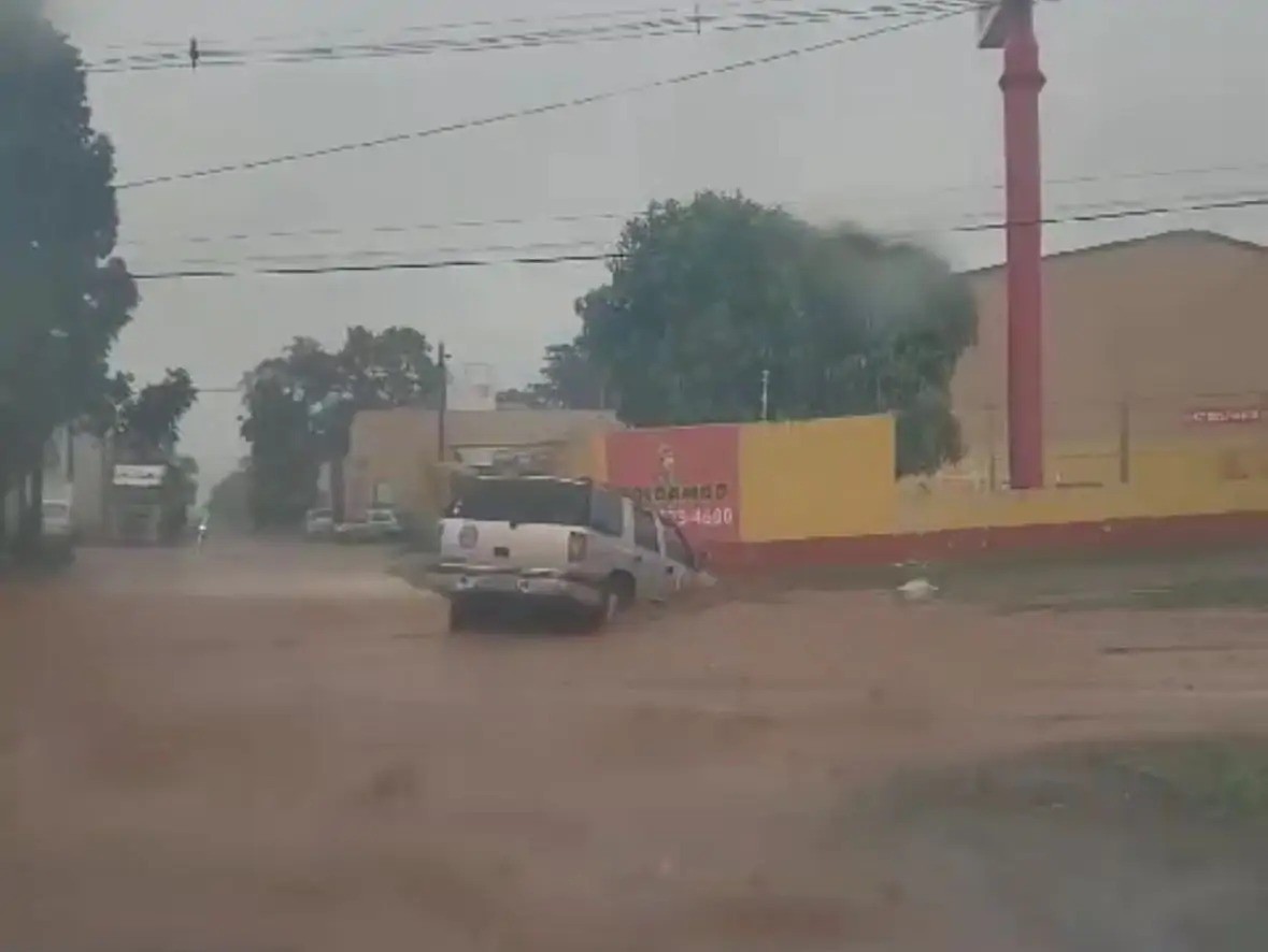 Metade de toda chuva esperada para dezembro cai nas últimas 24 h em Campo Grande