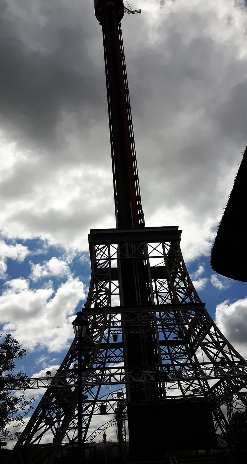 Hopi Hari muda previsão de reabertura da torre de queda livre para 2022