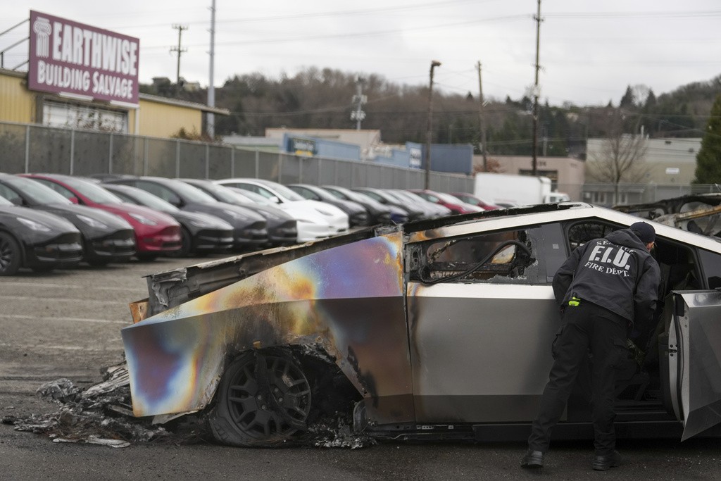 Loja da Tesla é vandalizada em Las Vegas em mais um ataque à empresa de Elon Musk; autoridades dos EUA falam em terrorismo