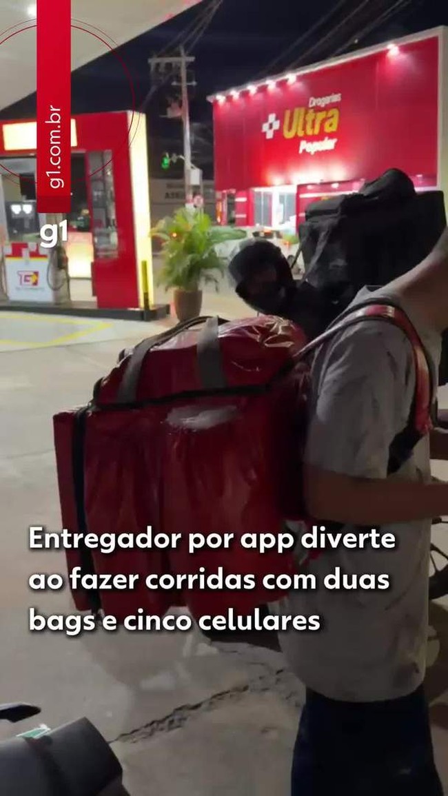 Entregador por app diverte ao fazer corridas com duas bags e cinco celulares