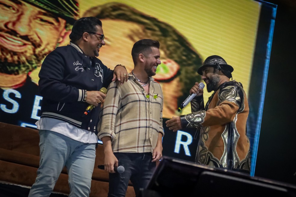 Zezo Potiguar,  Luan Estilizado e Raí Saia Rodada se apresentam com o projeto "À Vontade"  — Foto: Carol Diógenes/Divulgação/PMCG