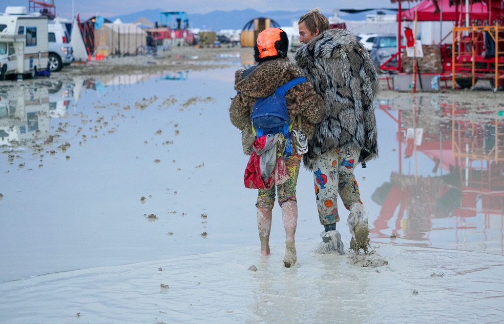 Imagem de participantes do Burning Man, nos EUA — Foto: Trevor Hughes/USA TODAY NETWORK/Via Reuters