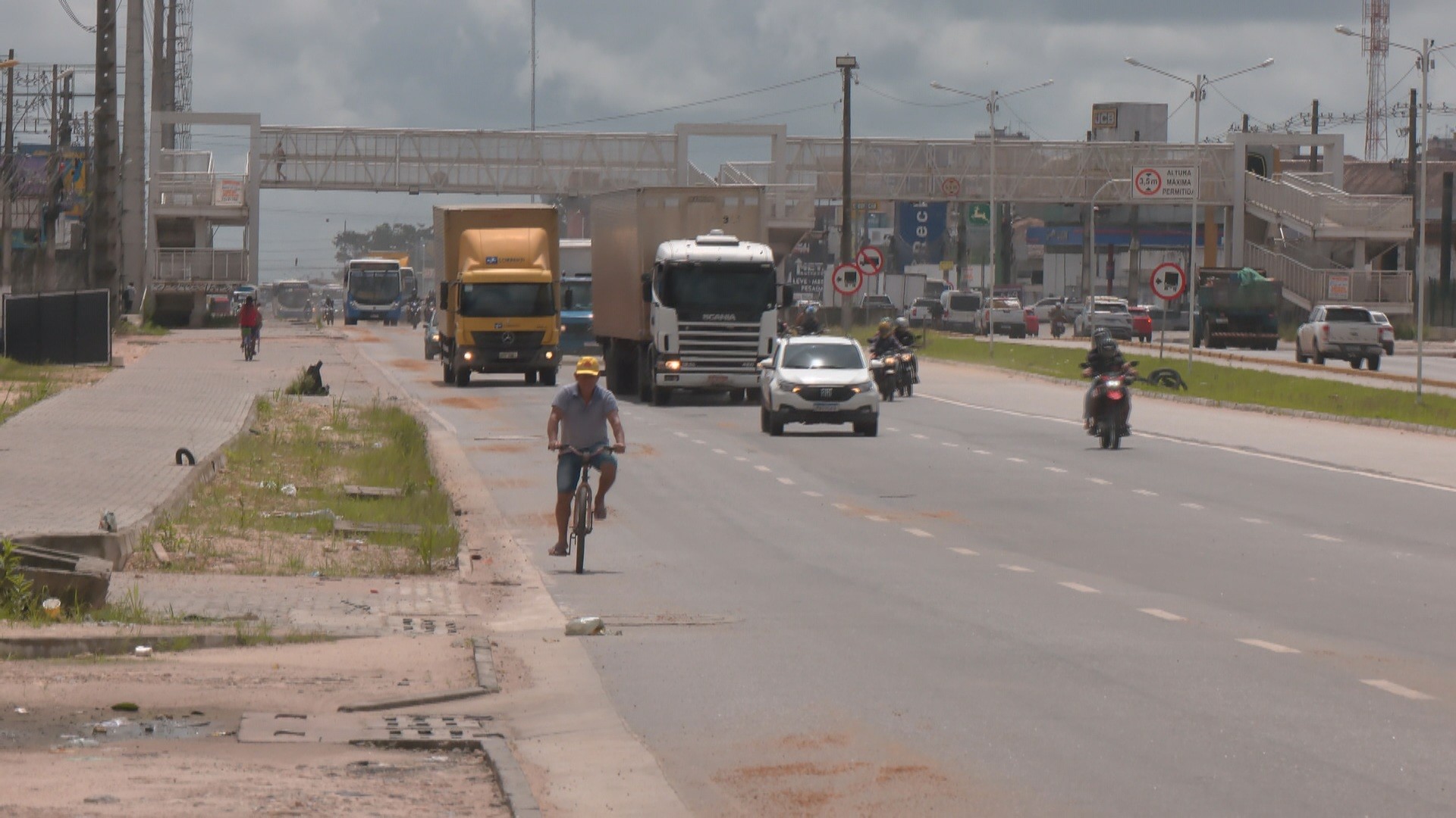 Sede da COP 30, Belém coloca em risco ciclistas em vias mal sinalizadas e sem manutenção