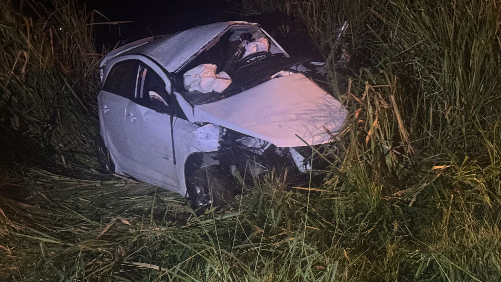 Mulher e homem morrem após acidente com três carros e capivara em Valentim Gentil 