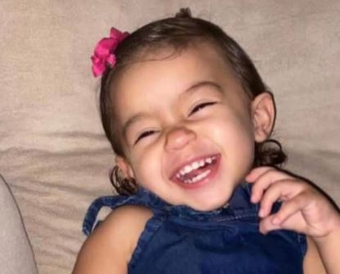 Bebê de 1 ano e 11 meses morre afogada ao cair em piscina no interior de SP