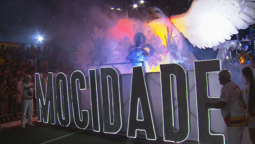 5 de 5
Caranval de 2025, realizado na Avenida Jorge Zaiden, em Bauru (SP) &mdash; Foto: Reprodu&ccedil;&atilde;o/TV TEM