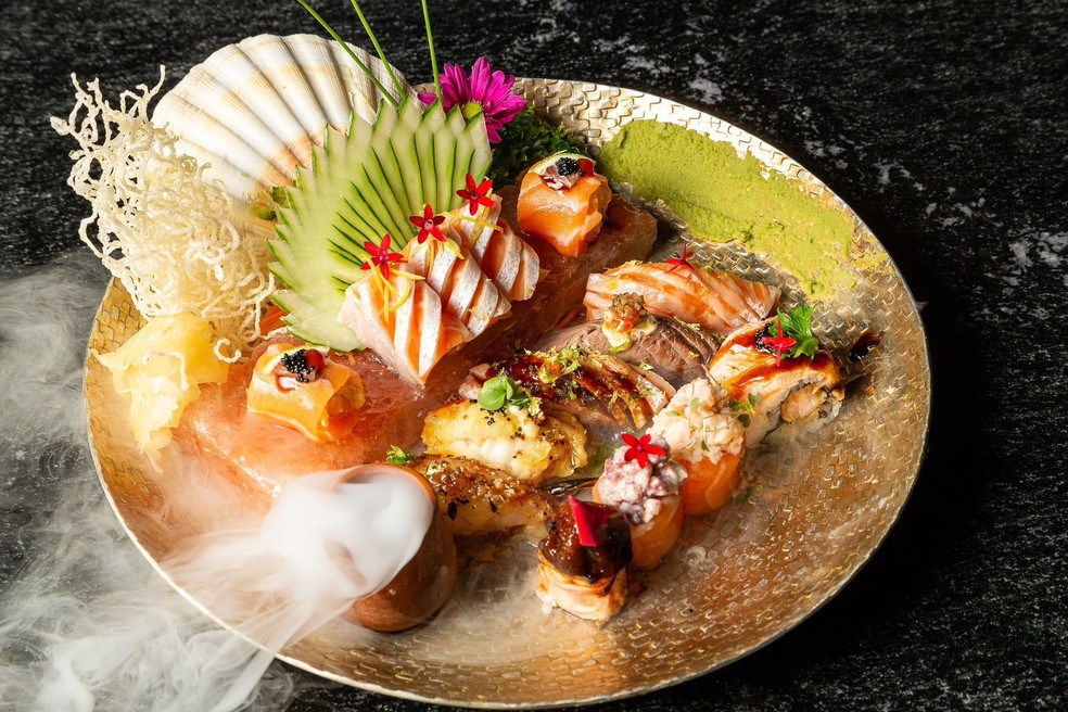 Foto mostra um combinado de sushi, prato principal servido por um dos restaurantes participantes do evento  Foto: Divulgao/ Black Sushi Rooftop