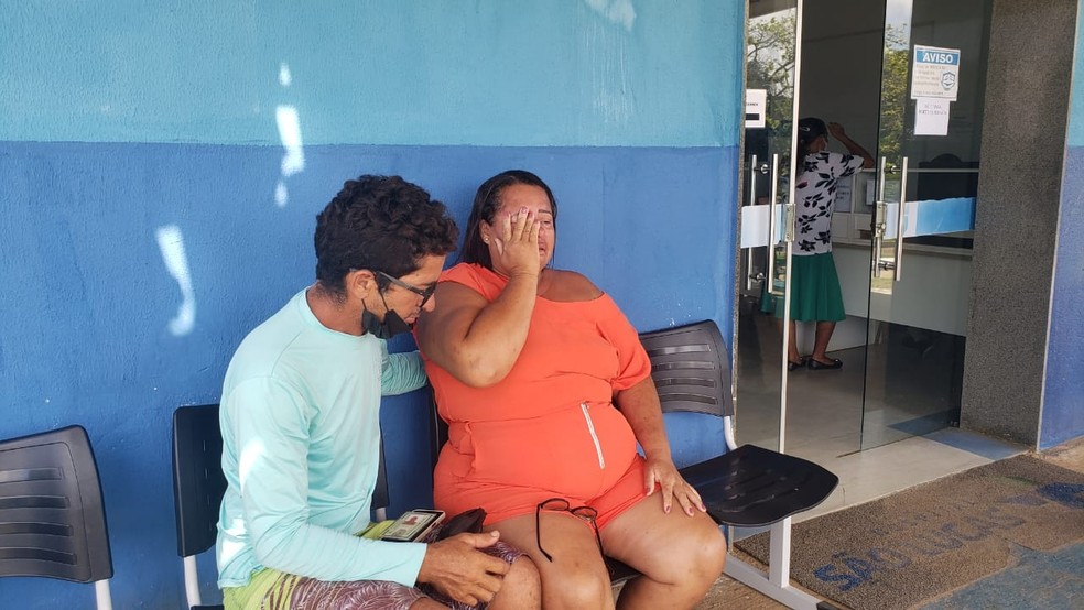 Irmã do paciente, Eva Wilma, está preocupada com estado de saúde do motociclista  — Foto: Ana Clara Marinho/TV Globo