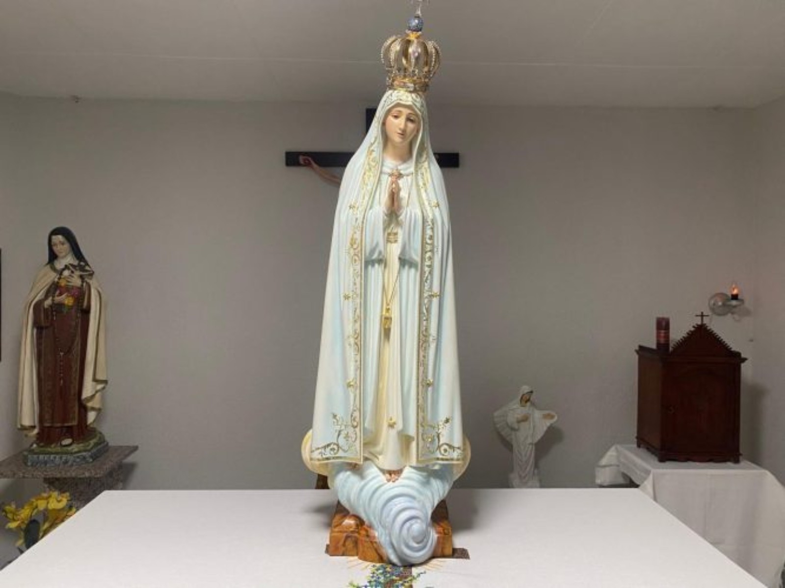 Imagem de Nossa Senhora de Fátima é liberada da alfândega em Fortaleza após três dias retida