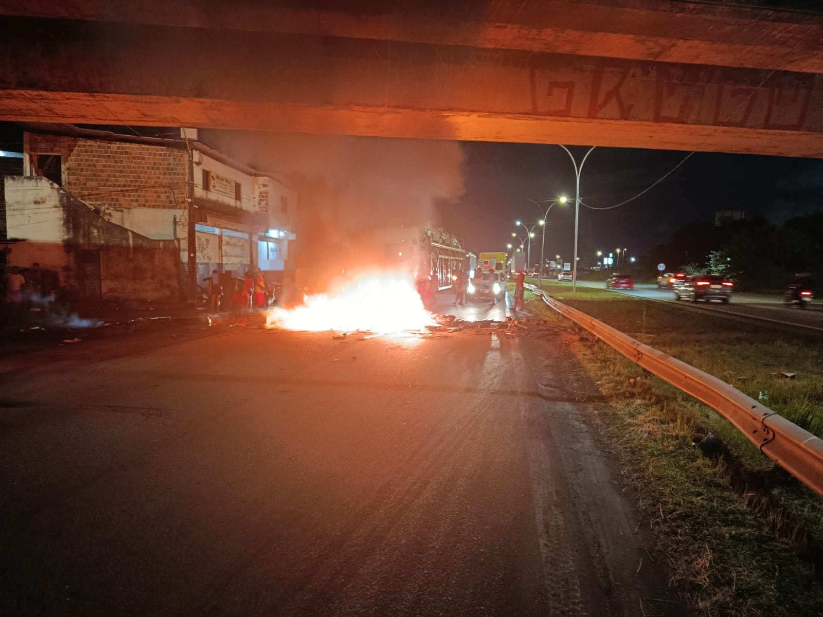 Recife tem novos protestos que cobram auxílio para vítimas das chuvas; governo diz que pagou a todas as famílias cadastradas