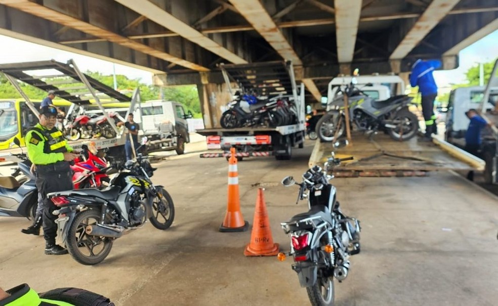 Operação Rolezinho: 50 motos são apreendidas no bairro da Cohama, em São Luís — Foto: Divulgação/MP-MA