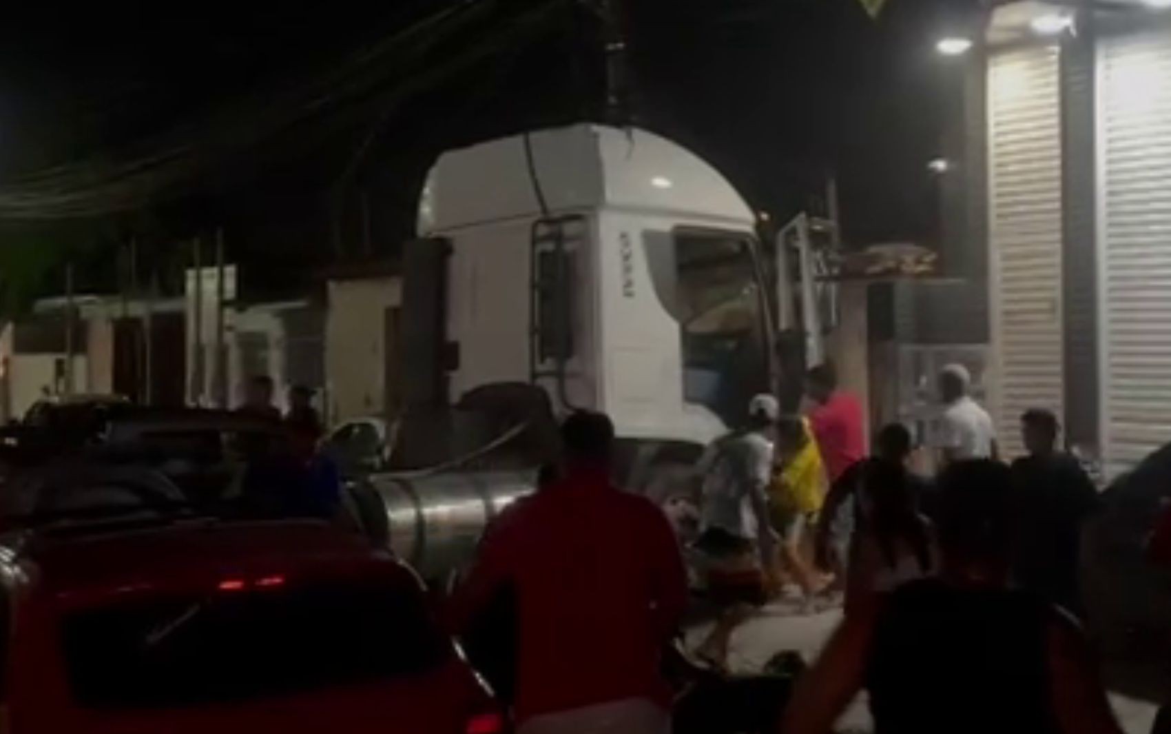 Motorista de caminhão é baleado enquanto dirigia em Nossa Senhora do Socorro
