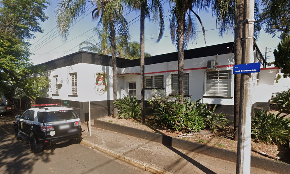 1 de 1
Caso foi registrada na delegacia de Len&ccedil;&oacute;is Paulista (SP) &mdash; Foto: Google Maps/Reprodu&ccedil;&atilde;o