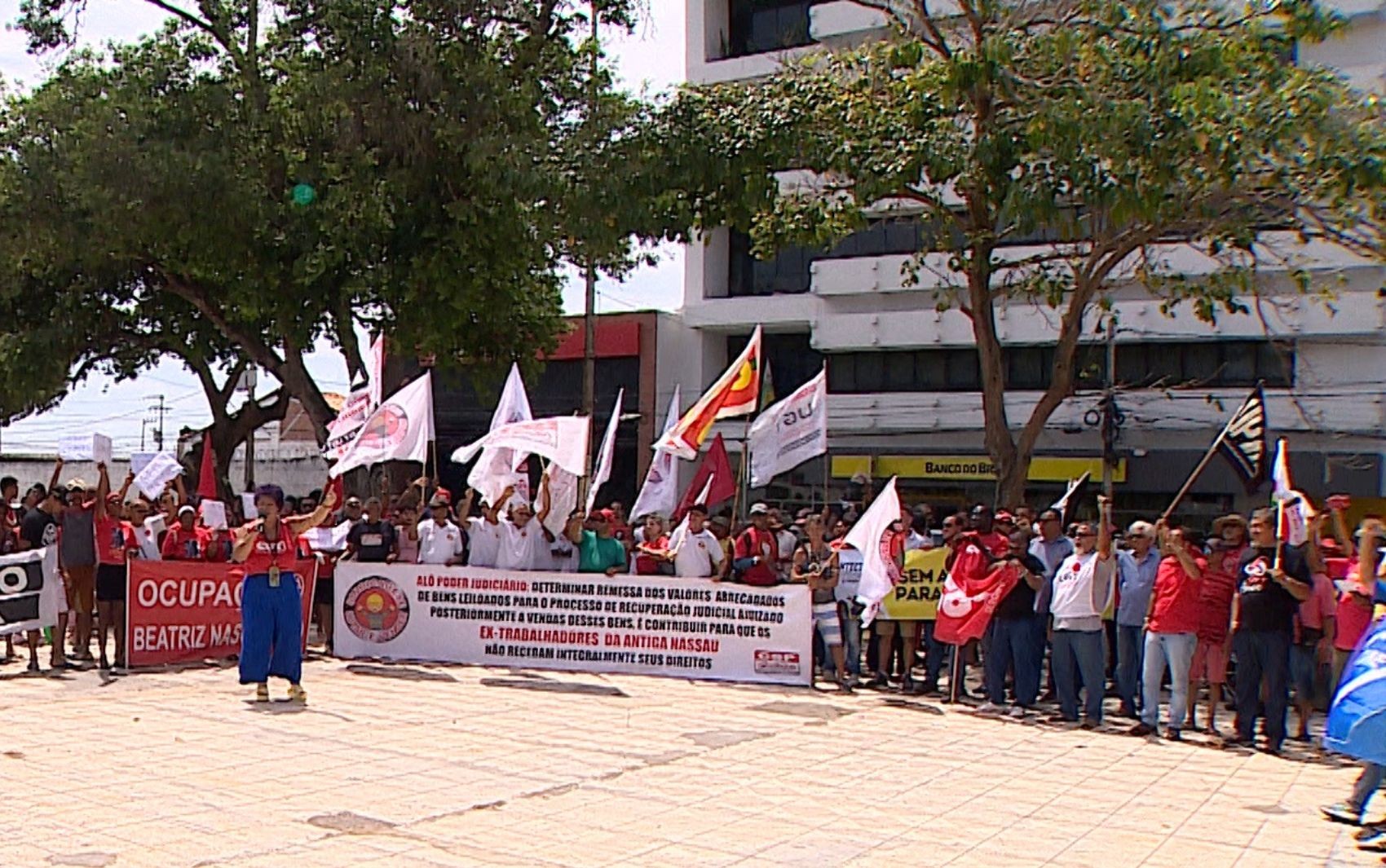 Movimentos sociais e sindicais de SE fazem ato para lembrar os ataques antidemocráticos ocorridos em 8 de janeiro 